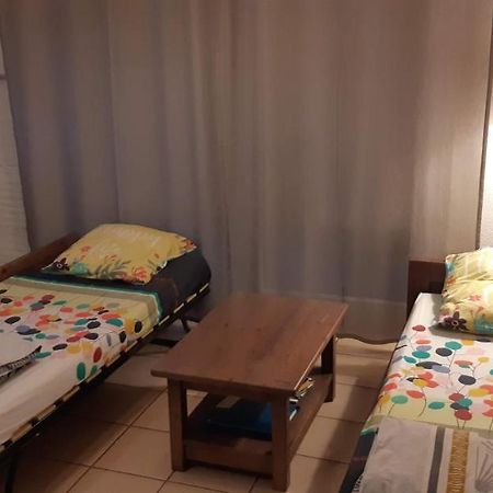 Charmant Logement Avec Piscine برجراك المظهر الخارجي الصورة