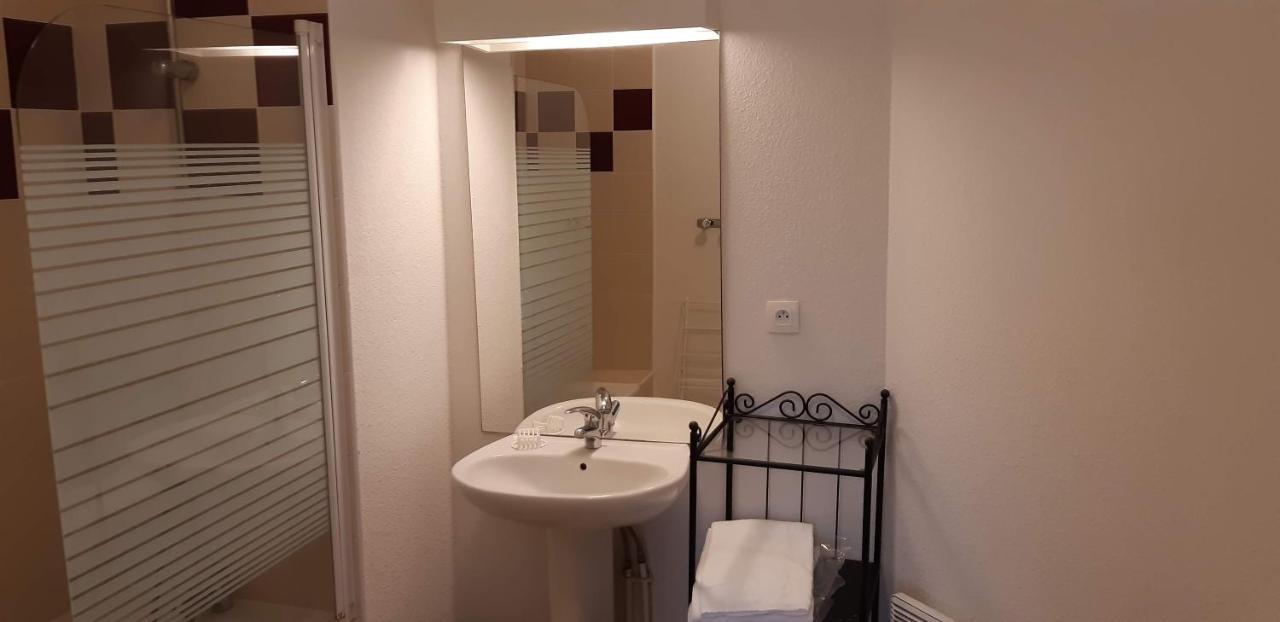 Charmant Logement Avec Piscine برجراك المظهر الخارجي الصورة
