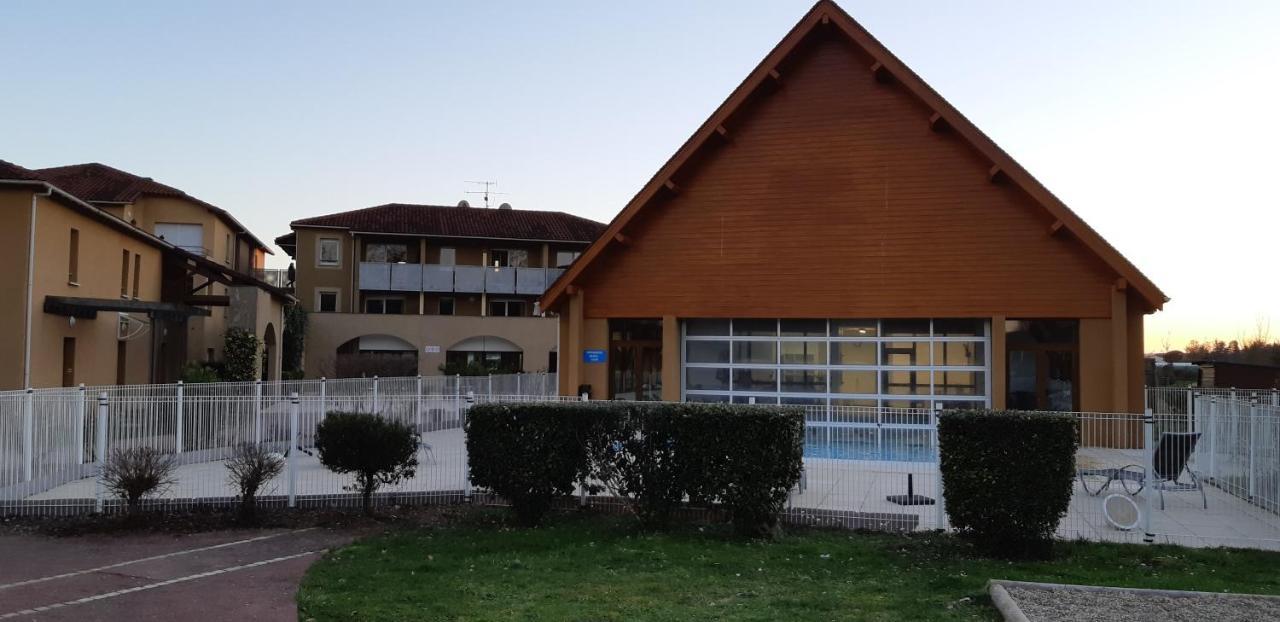 Charmant Logement Avec Piscine برجراك المظهر الخارجي الصورة