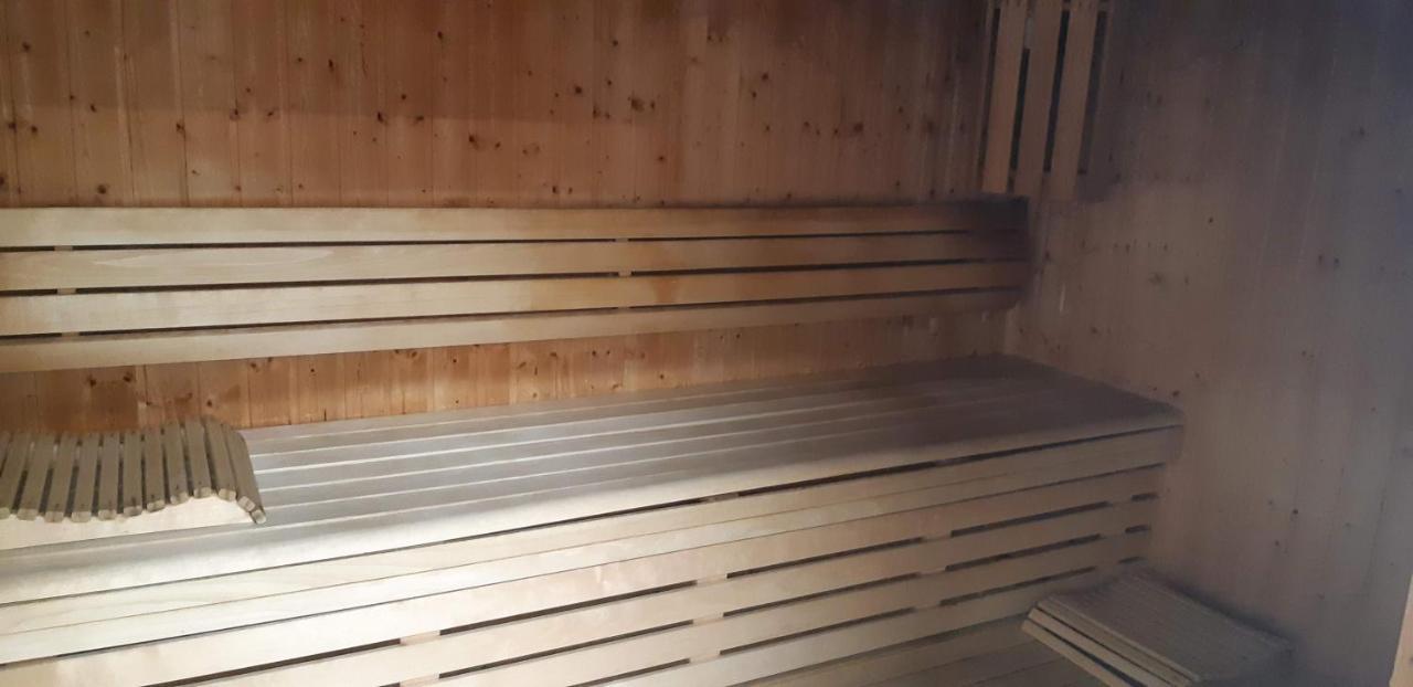 Charmant Logement Avec Piscine برجراك المظهر الخارجي الصورة