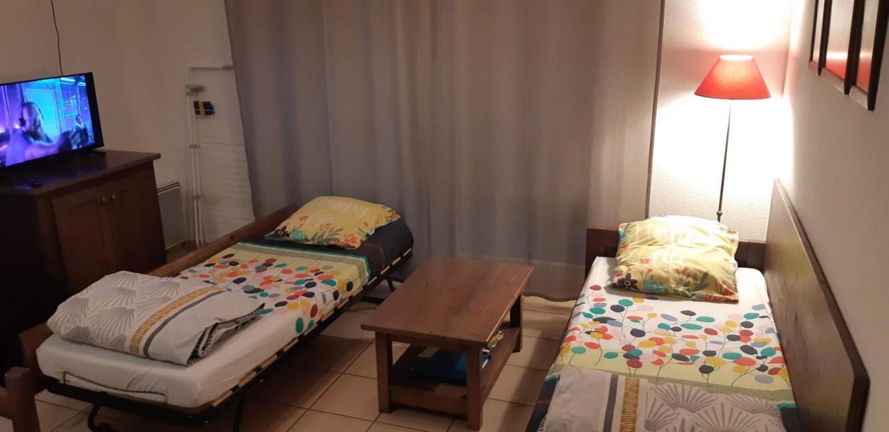 Charmant Logement Avec Piscine برجراك المظهر الخارجي الصورة