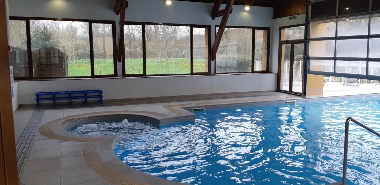Charmant Logement Avec Piscine برجراك المظهر الخارجي الصورة